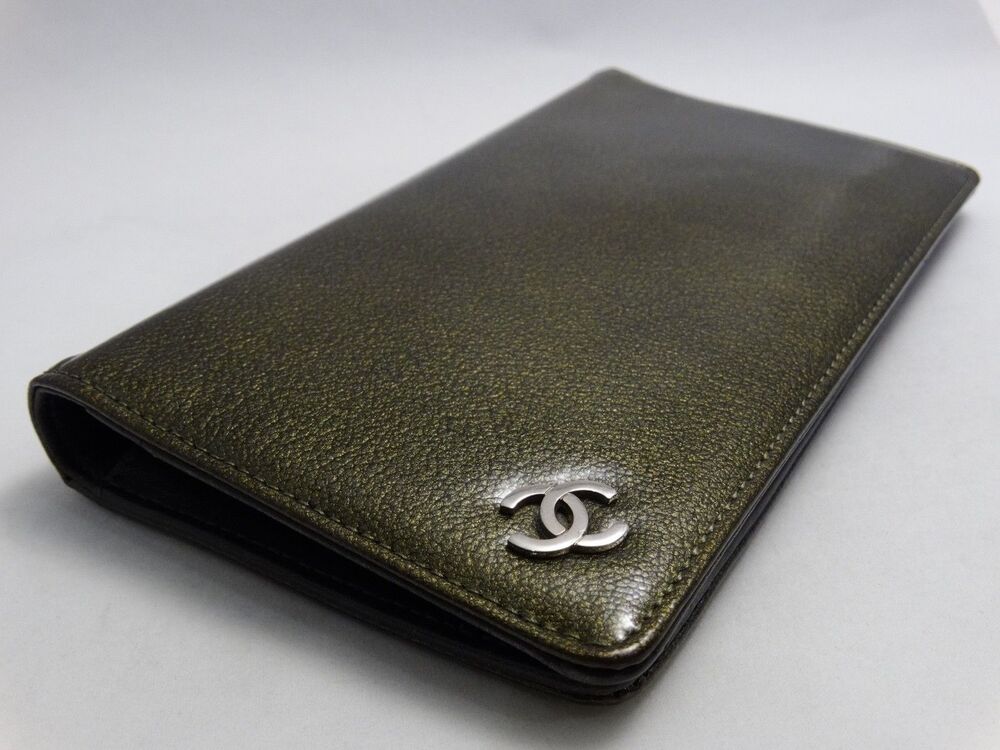 Authentic CHANEL WALLET DARK GREEN PATENT LEATHER COCO PURSE FRANCE